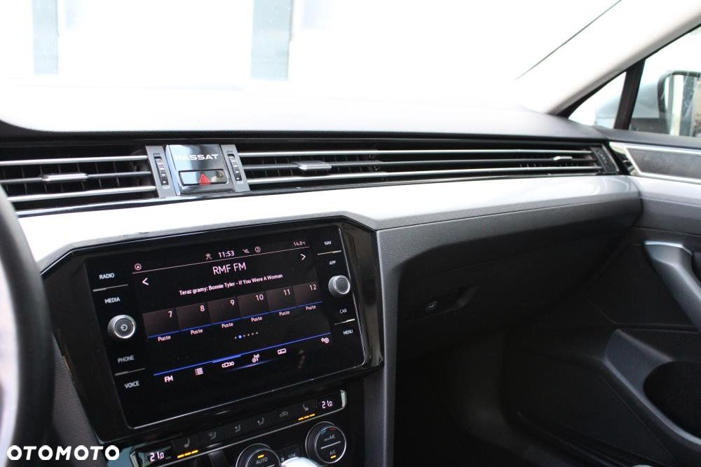 Volkswagen Passat - 23