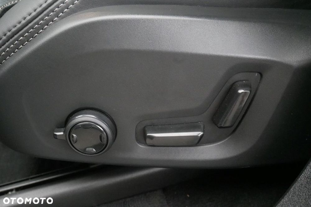 Volvo XC 90 - 32