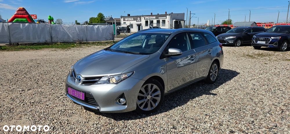 Toyota Auris 1.8 HSD Luna - 1