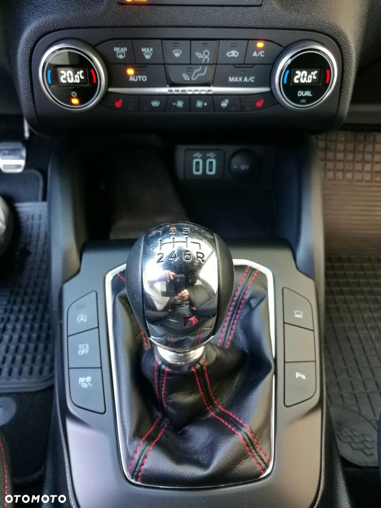 Ford Focus 1.0 EcoBoost ST-Line - 16