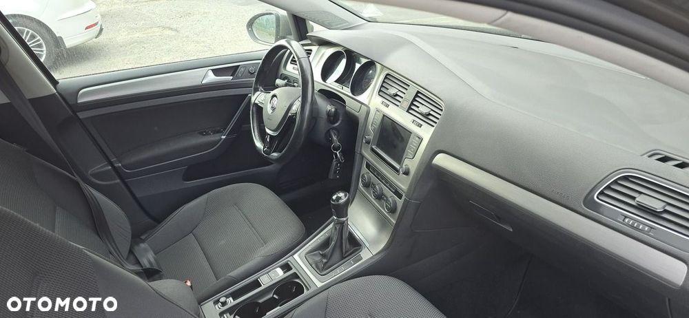 Volkswagen Golf - 27