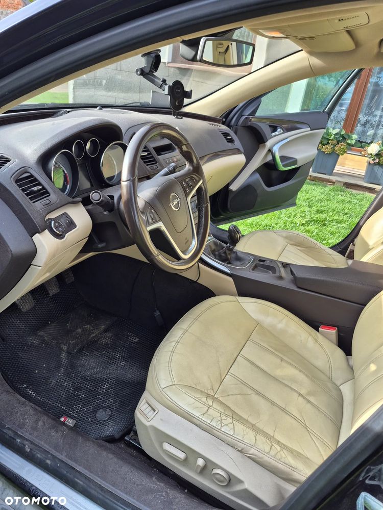 Opel Insignia 2.0 CDTI - 12