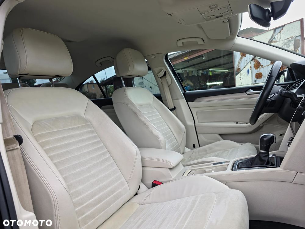 Volkswagen Passat 1.8 TSI BMT Highline DSG - 33
