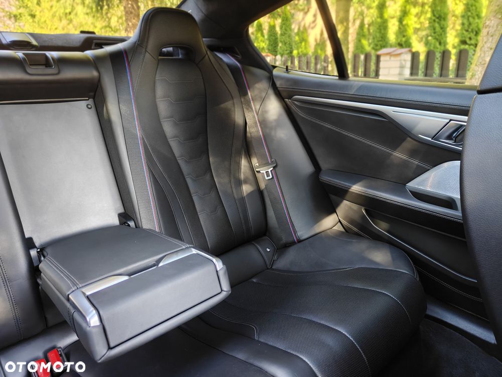 BMW Seria 8 - 24
