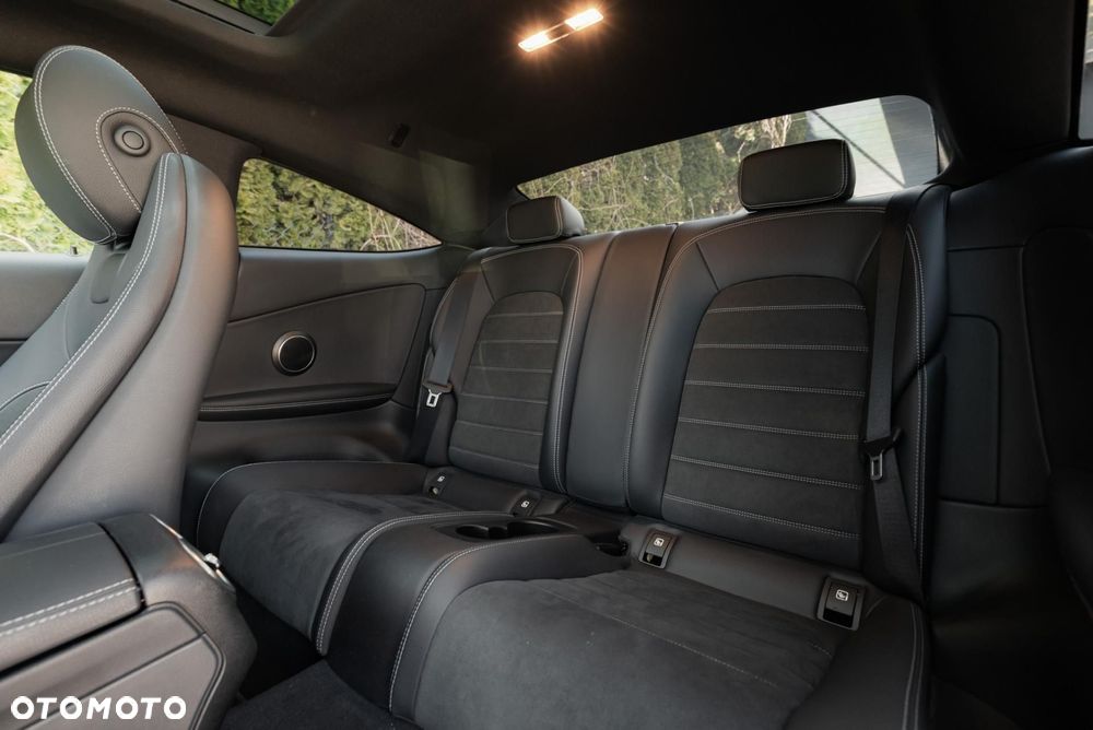 Mercedes-Benz Klasa C 300 9G-TRONIC - 15