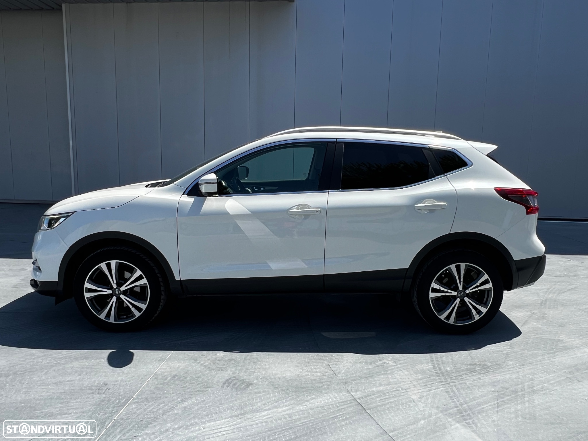 Nissan Qashqai 1.5 dCi N-Connecta J18+Led - 2
