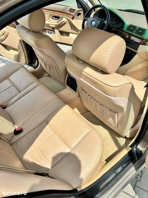BMW Seria 5 525i - 12