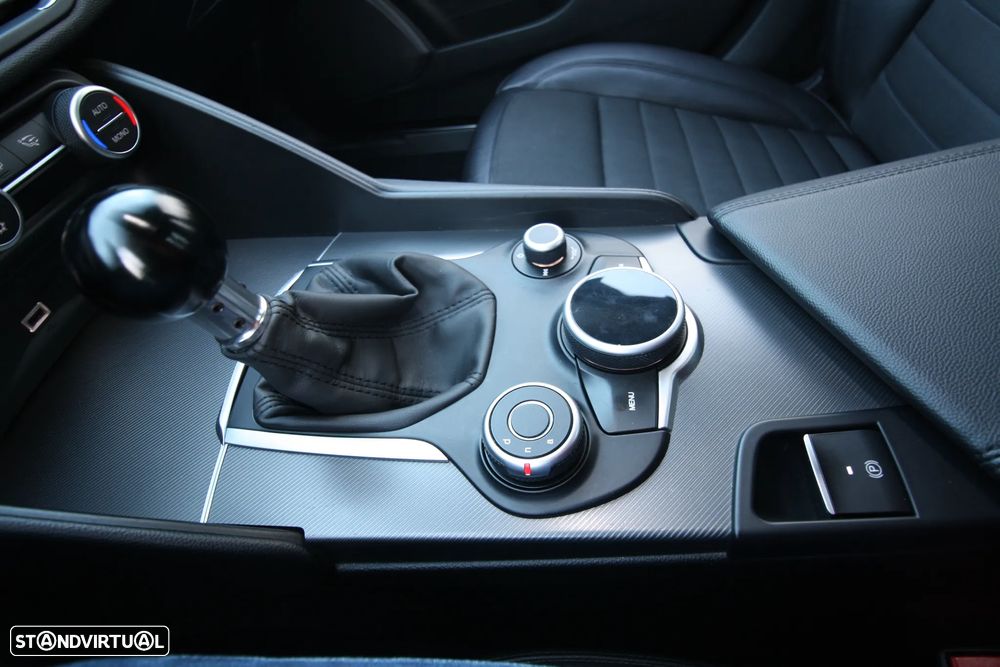 Alfa Romeo Giulia 2.2 D - 35