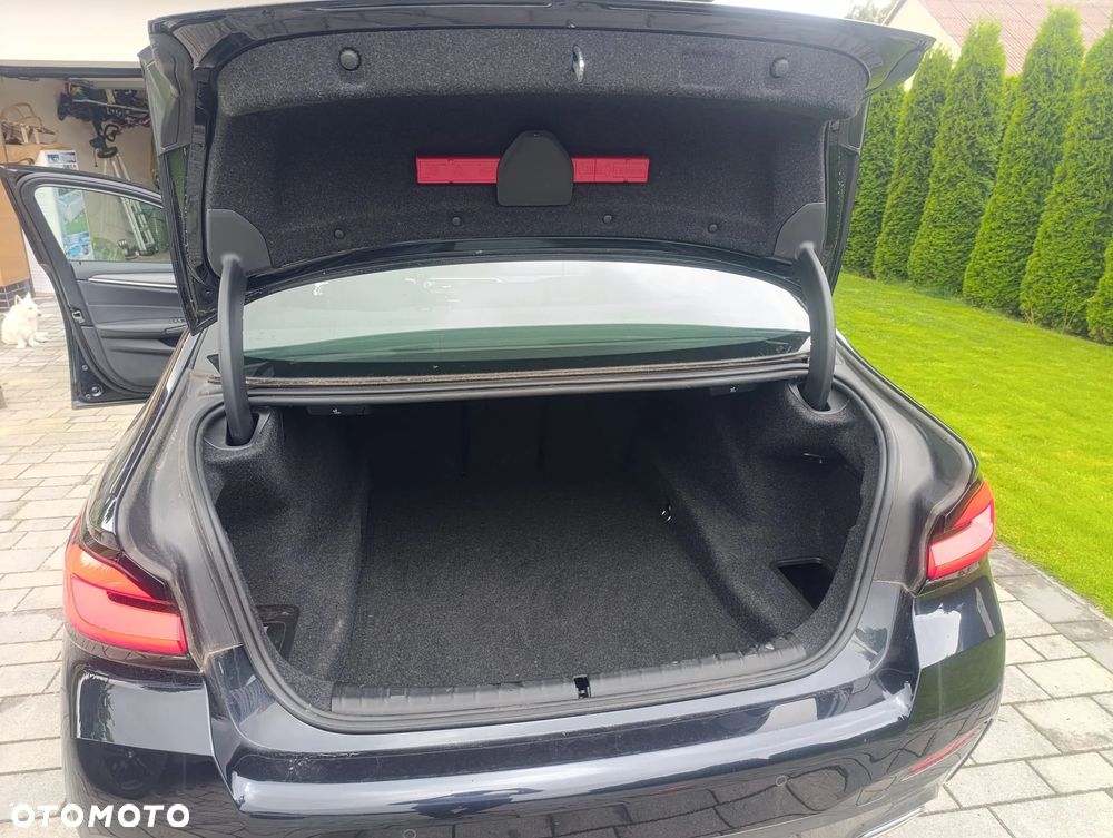 BMW Seria 5 520d M Sport Edition - 13