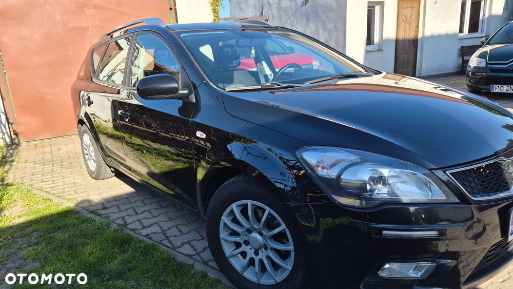 Kia Ceed - 1