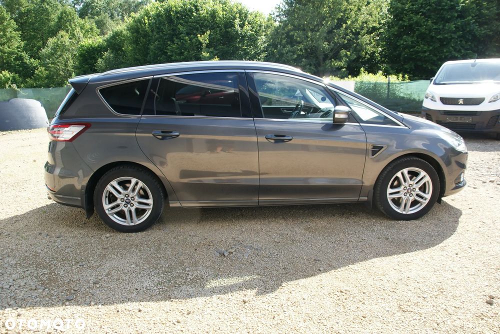 Ford S-Max - 11