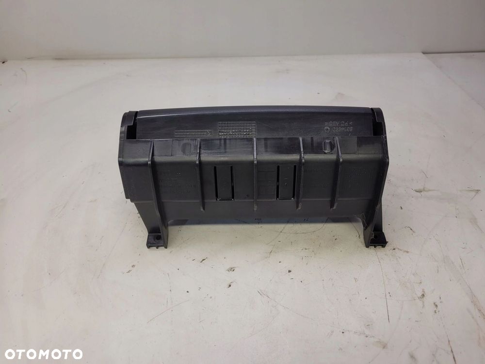 SCHOWEK FOTELA PRAWY AUDI A3 8P LIFT 8P0881578 - 1