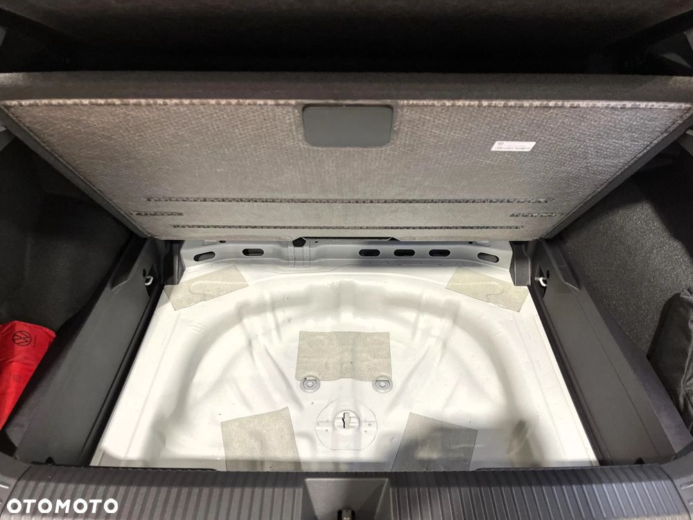 Volkswagen T-Roc 1.5 eTSI Life DSG - 29