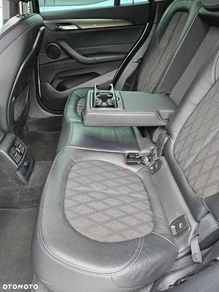 BMW X1 sDrive18i xLine - 12