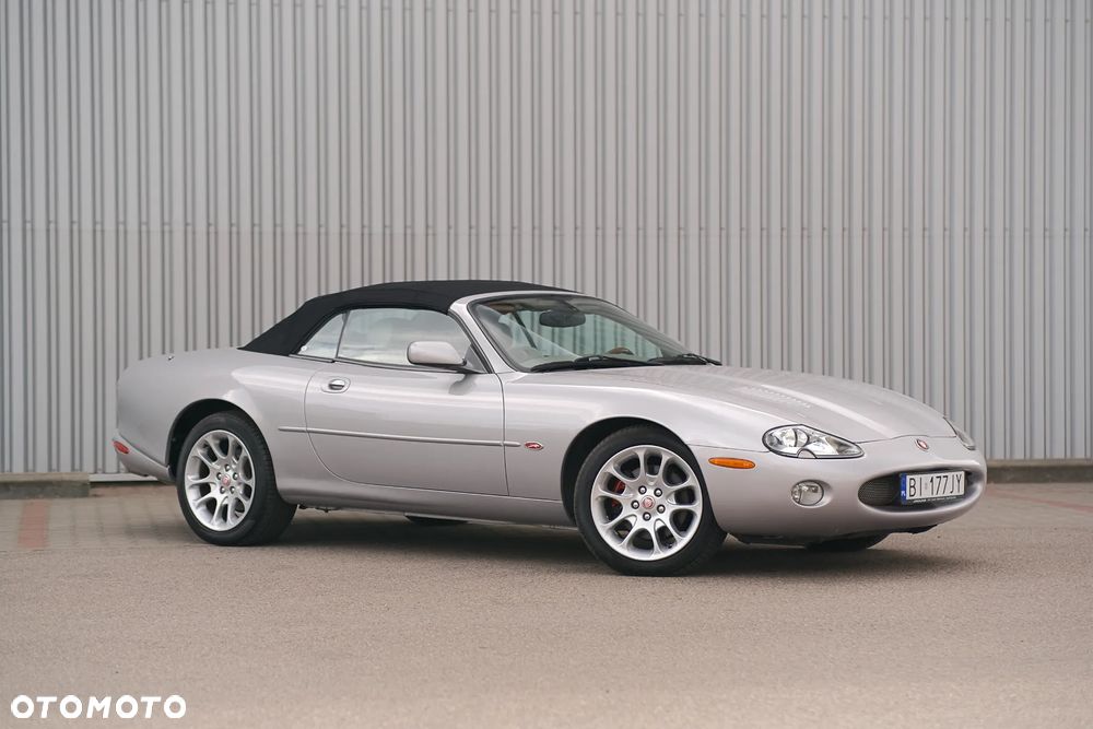 Jaguar XK8 - 34