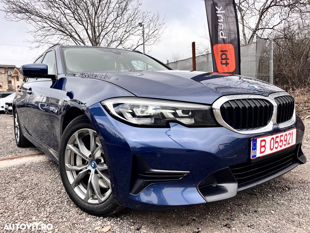 BMW Seria 3 330e Aut. Luxury Line - 2