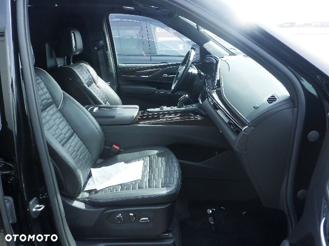 Cadillac Escalade - 36