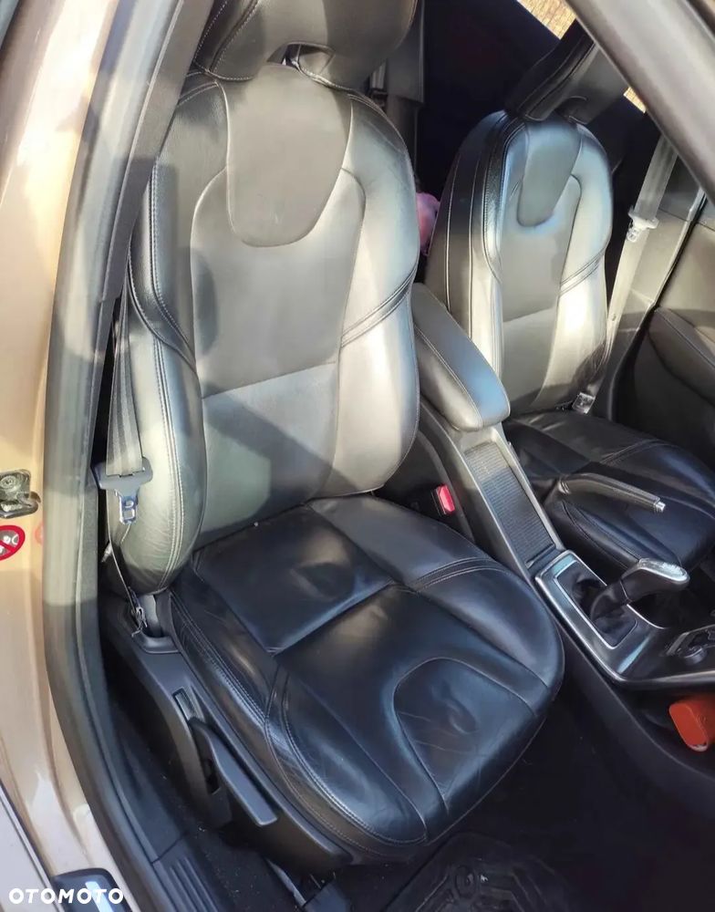 Volvo V40 D2 Summum - 8