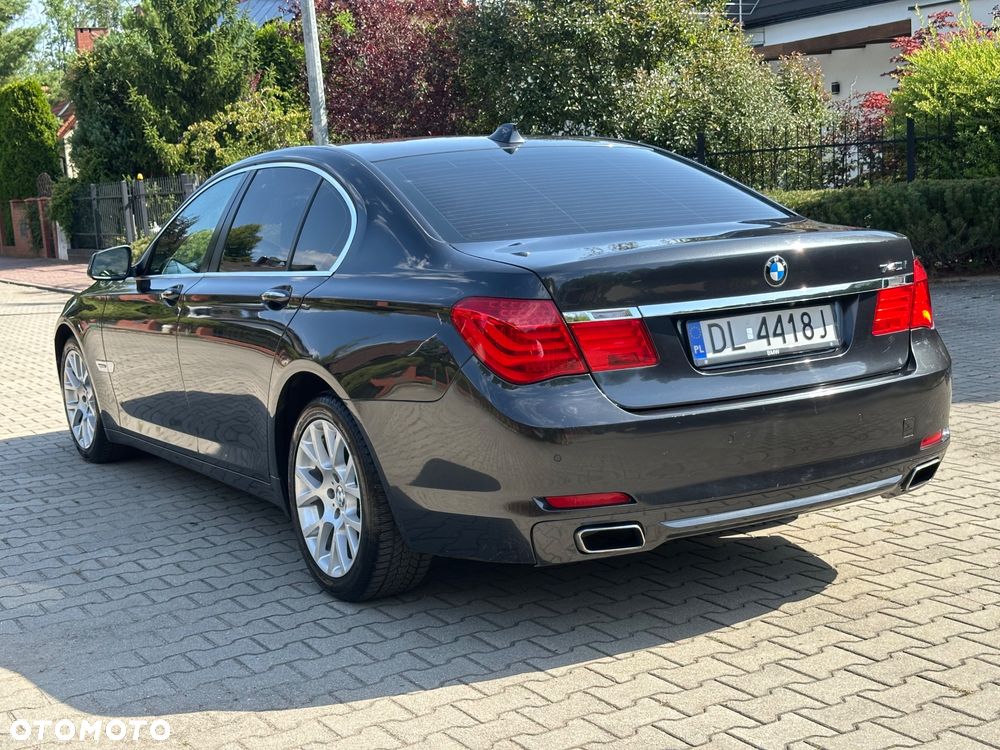 BMW Seria 7 740i - 14