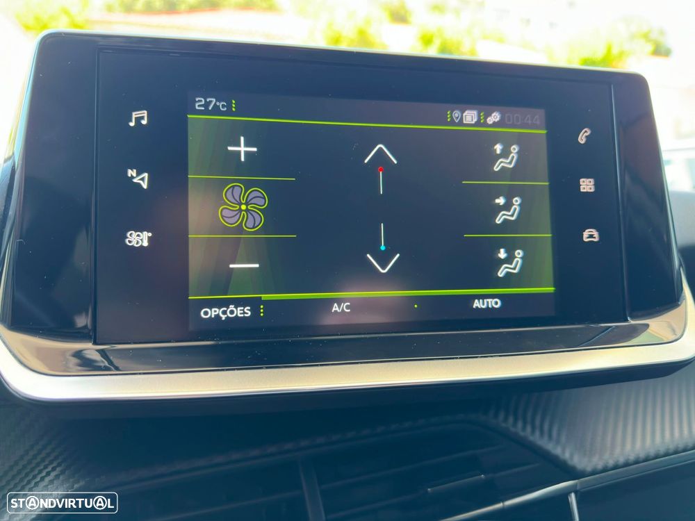 Peugeot 2008 1.2 PureTech Allure - 21