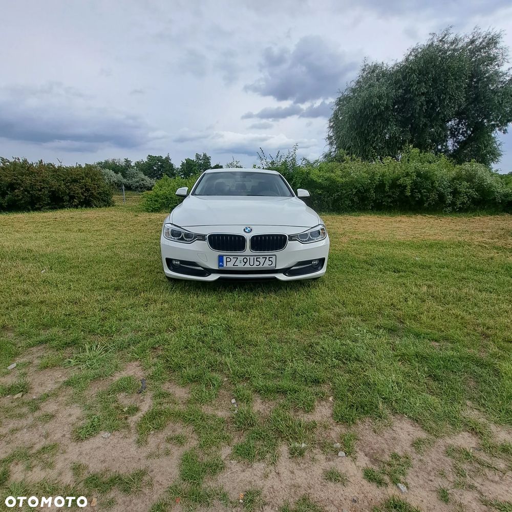 BMW Seria 3 320i Efficient Dynamics Edition Sport Line - 2