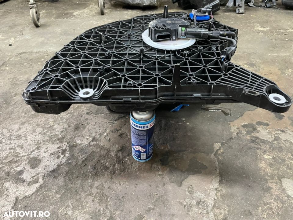 Rezervor Adblue AUDI A4 b9,A5,A8 an 2021 cu tot cu pompa cod 8W0131878BT - 5