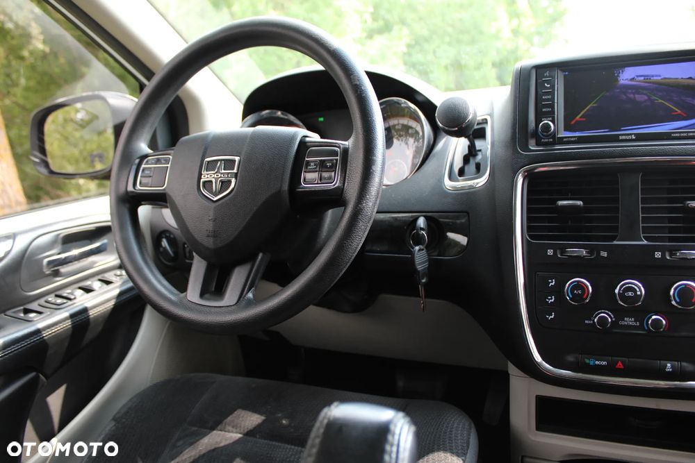Dodge Grand Caravan - 24