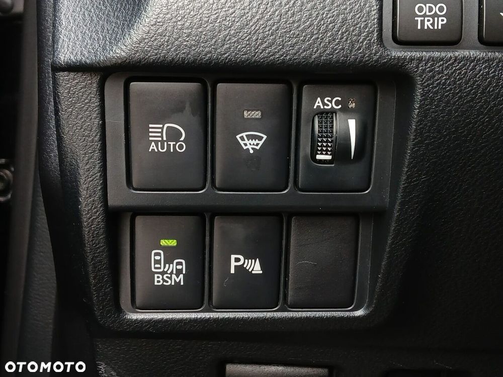 Lexus RC 200t / 300 F Sport - 35