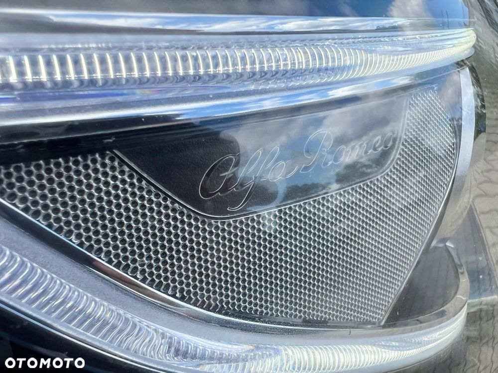 Alfa Romeo Stelvio 2.0 Turbo 16V AT8-Q4 Business - 26