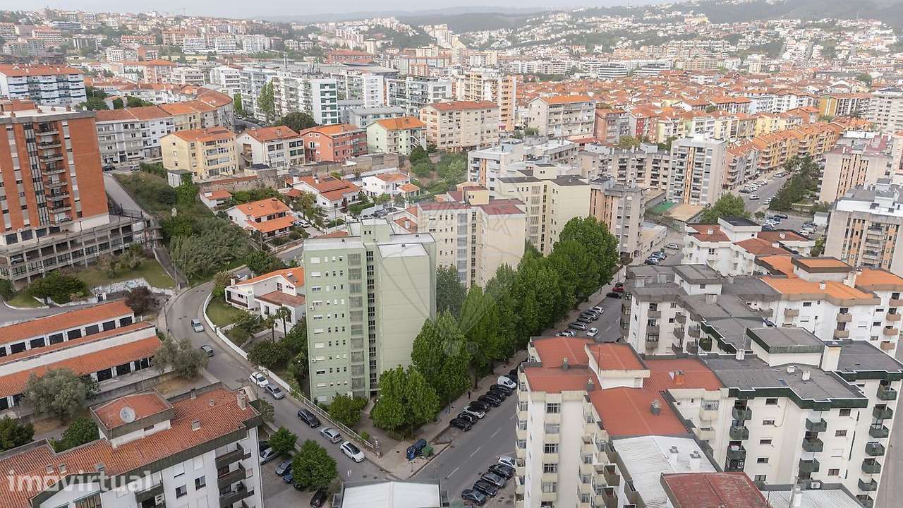 Apartamento T4 à venda em Coimbra  Santo António dos Olivais - Grande imagem: 2/30