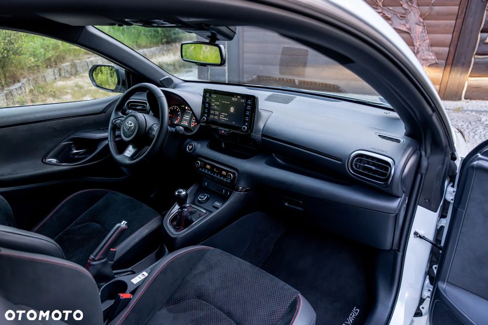 Toyota GR Yaris 1.6 Dynamic - 28