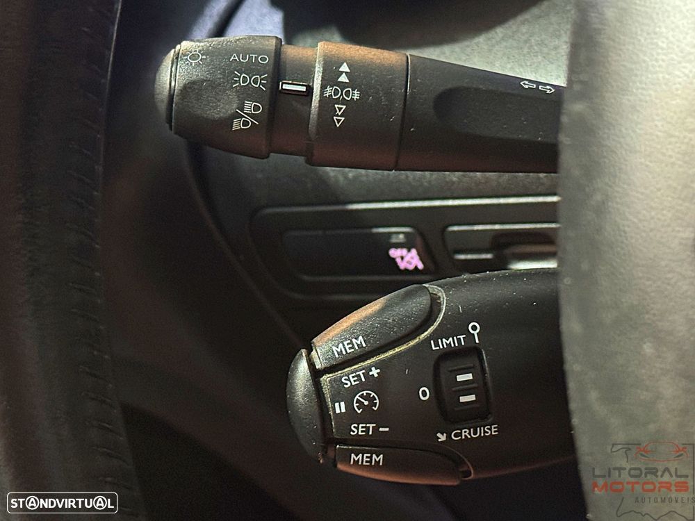 Citroën C3 Aircross 1.2 PureTech Shine Pack - 24
