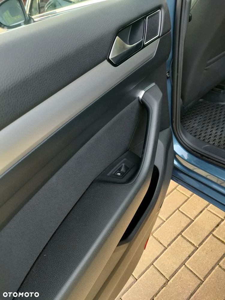 Volkswagen Passat - 28