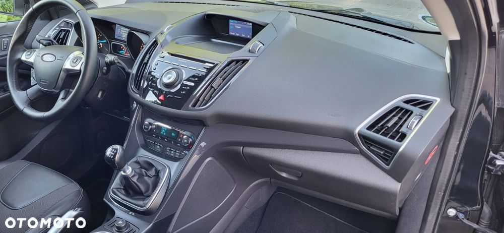 Ford Kuga 1.6 EcoBoost 2x4 Titanium - 13