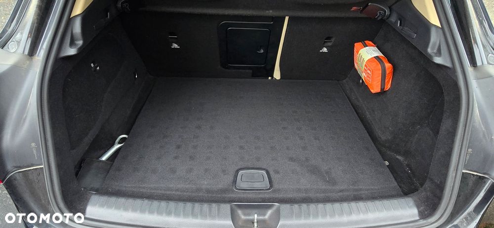 Mercedes-Benz GLA - 11