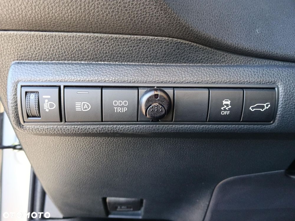 Toyota Corolla 1.8 Hybrid Style - 17