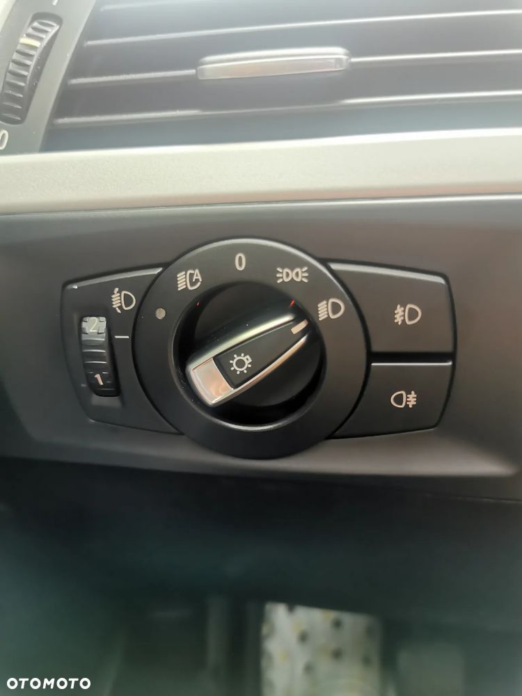 BMW Seria 3 318d - 11