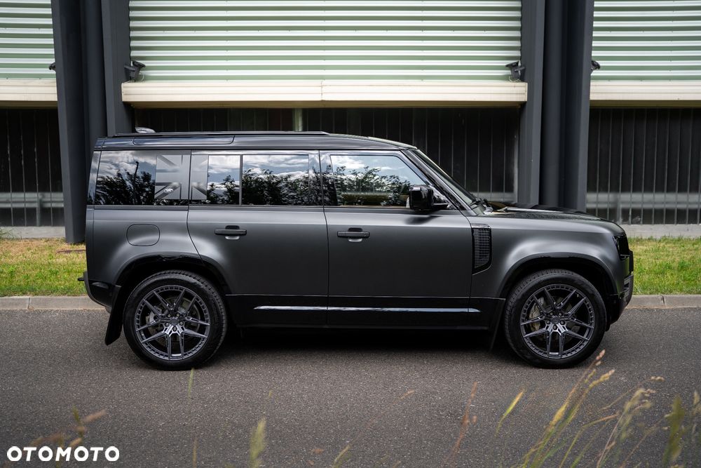 Land Rover Defender - 3