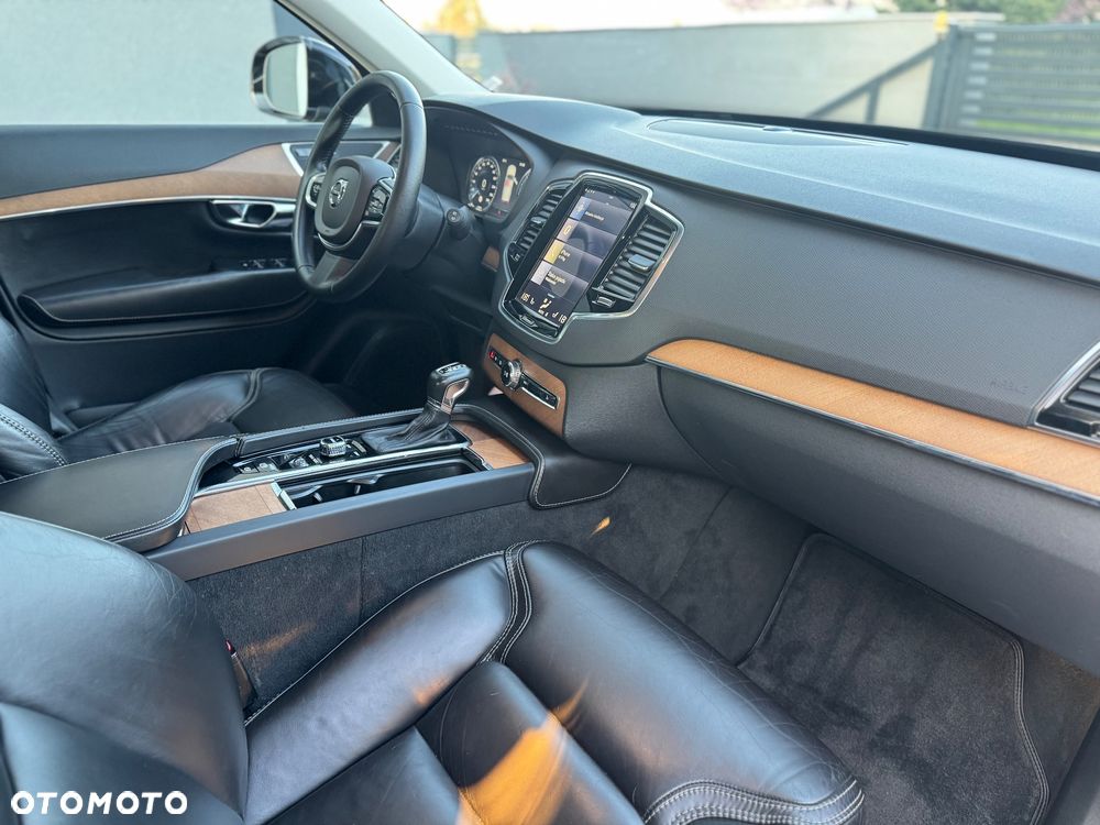 Volvo XC 90 D5 SCR AWD Inscription 7os - 39