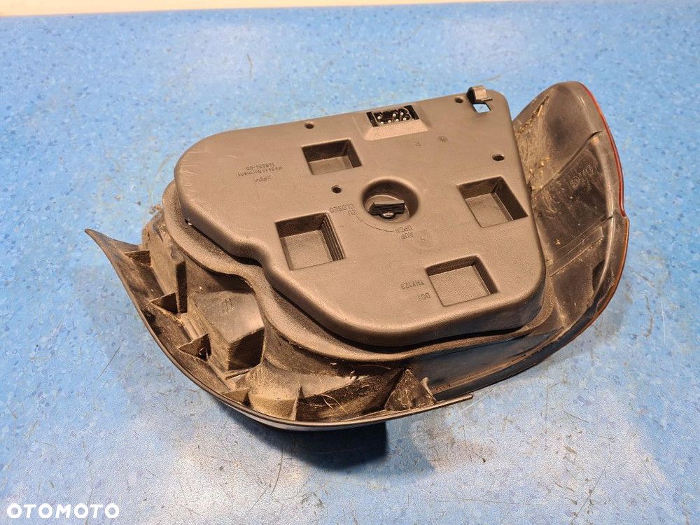 BMW 5 E39 SEDAN LAMPA TYŁ PRAWA ZEWNĘTRZNA - 12