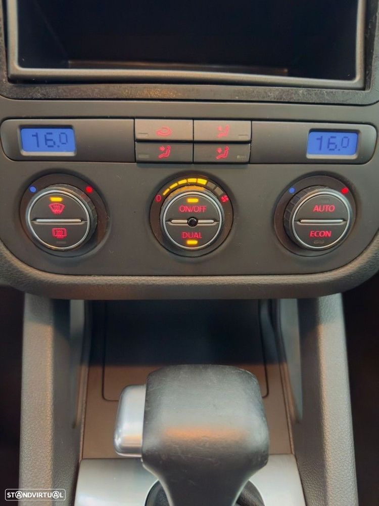 VW Golf 1.9 TDi Confortline DSG - 21