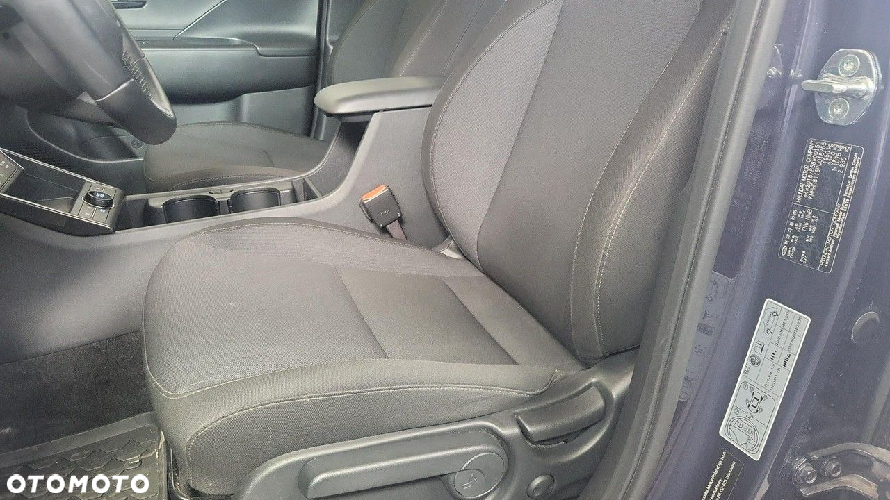 Hyundai Kona - 12