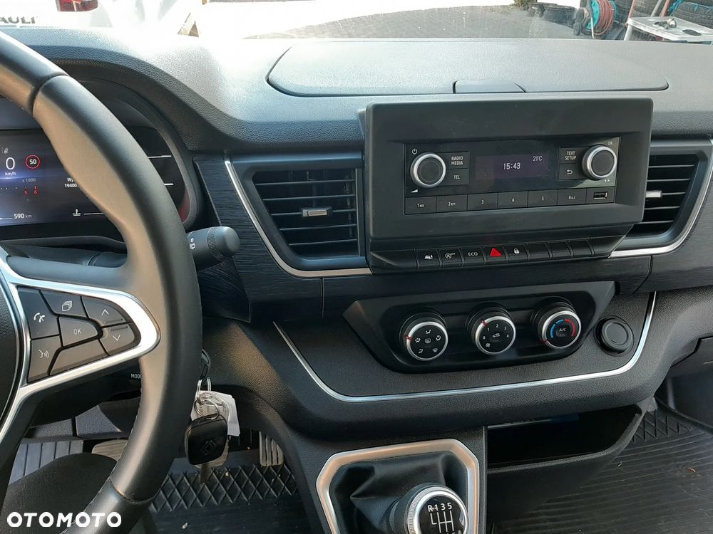 Renault Trafic 2.0 dCi - 28