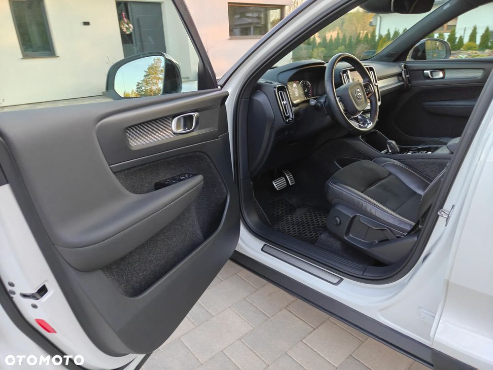 Volvo XC 40 T3 R-Design - 6