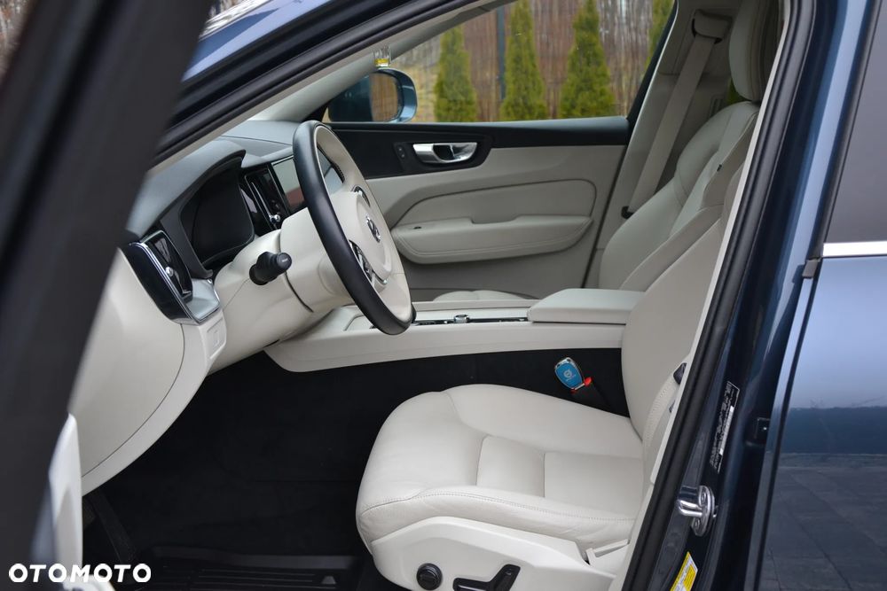 Volvo XC 60 B5 B AWD Core - 14