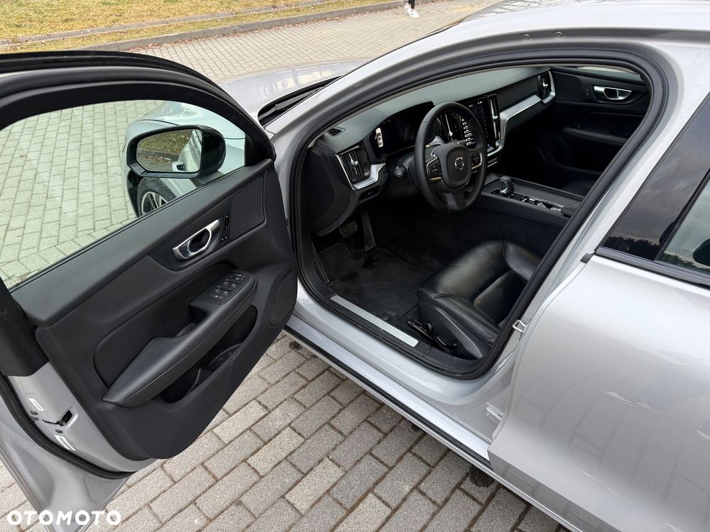 Volvo S60 B5 B AWD Plus Dark - 14