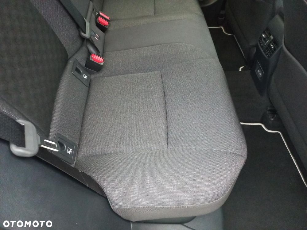 Toyota Corolla 1.8 Hybrid Style - 11