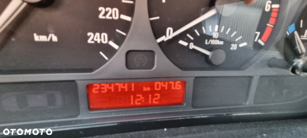 BMW Seria 3 320i - 13
