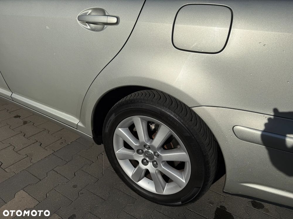 Toyota Avensis 1.8 VVT-i Automatik Sol - 12
