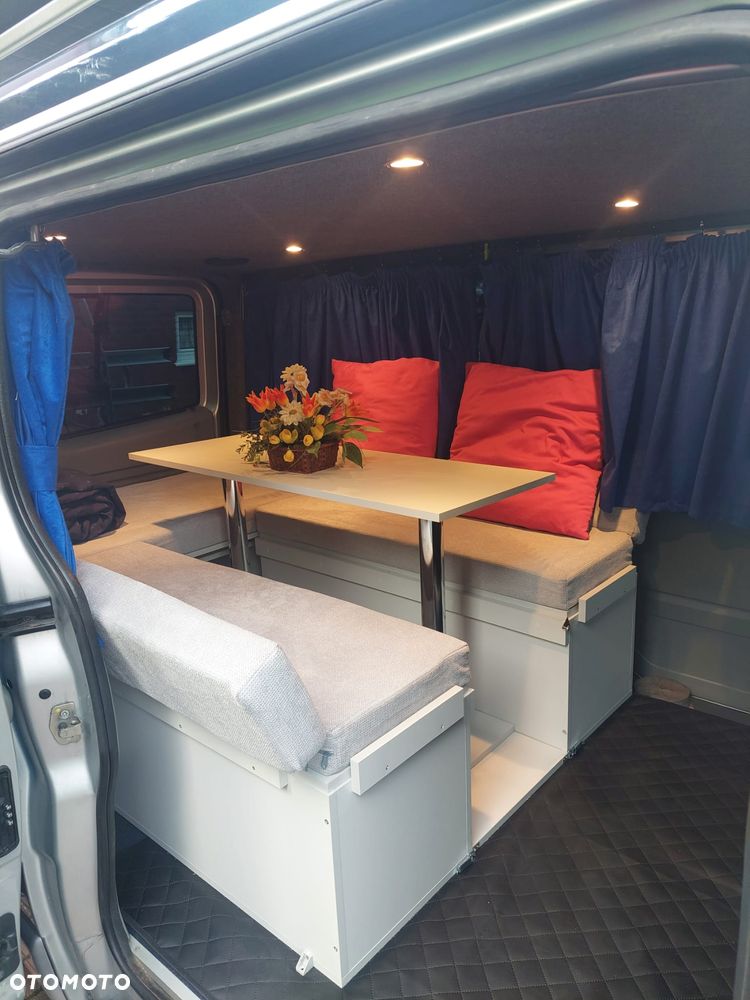 Opel Vivaro 2.5 CDTI L2H1 - 10
